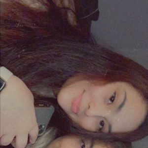 Meet your Posher, Mia